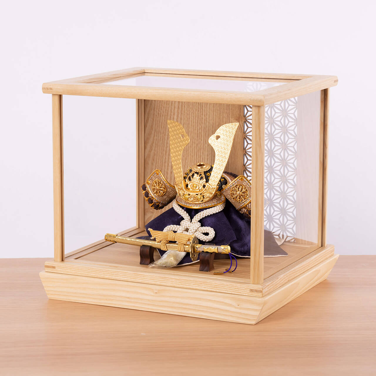 ことの兜　りょう　麻の葉　円ケース　N