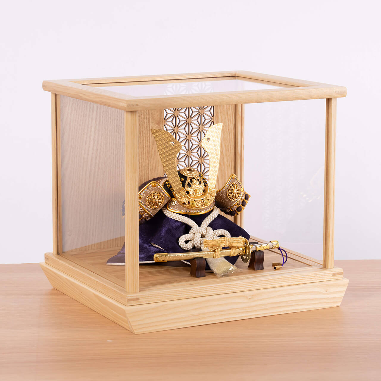 ことの兜　りょう　麻の葉　円ケース　N