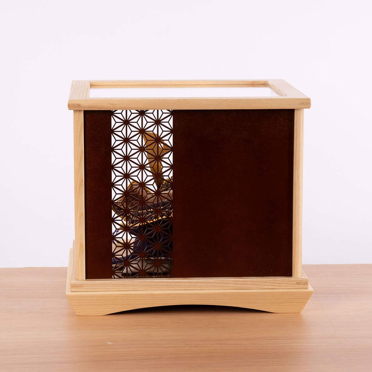 ことの兜　りょう　麻の葉　円ケース　N