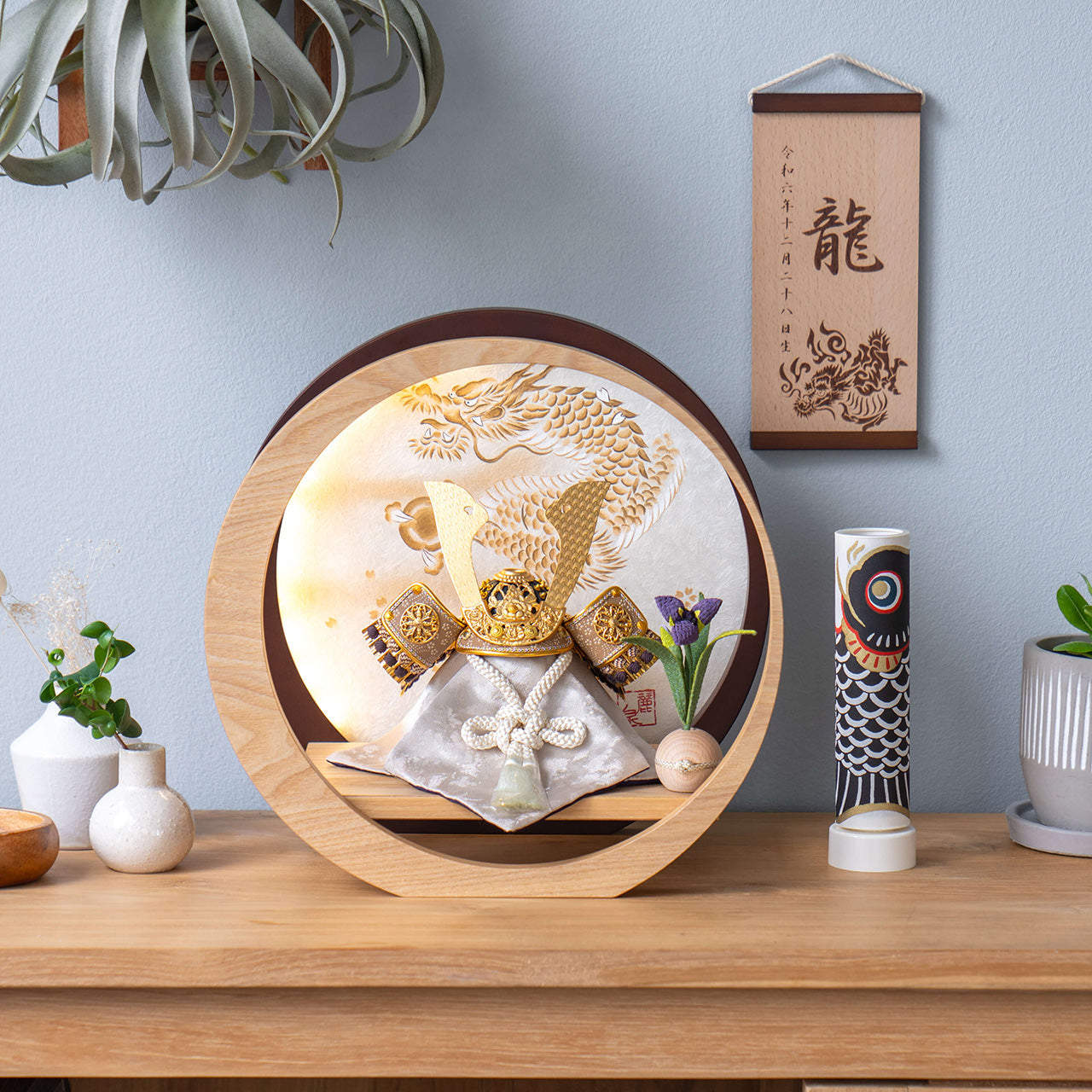 ことの兜　りょう　灯月型飾台　手描龍