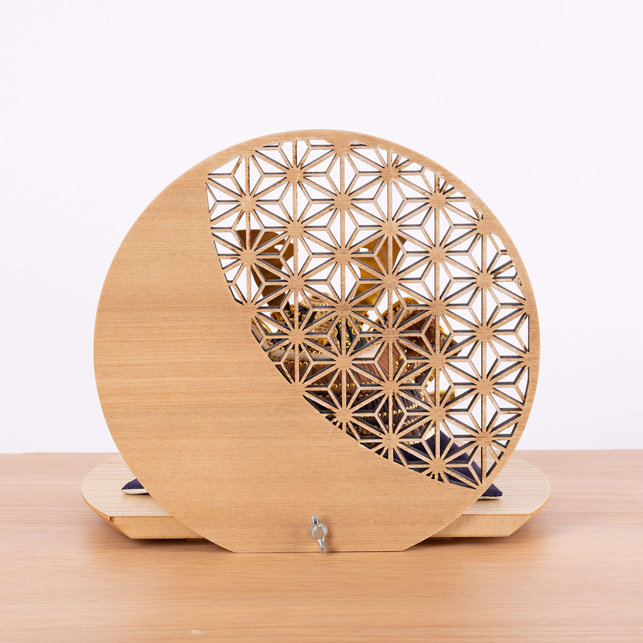 ことの兜　りょう　麻の葉　丸形N衝立