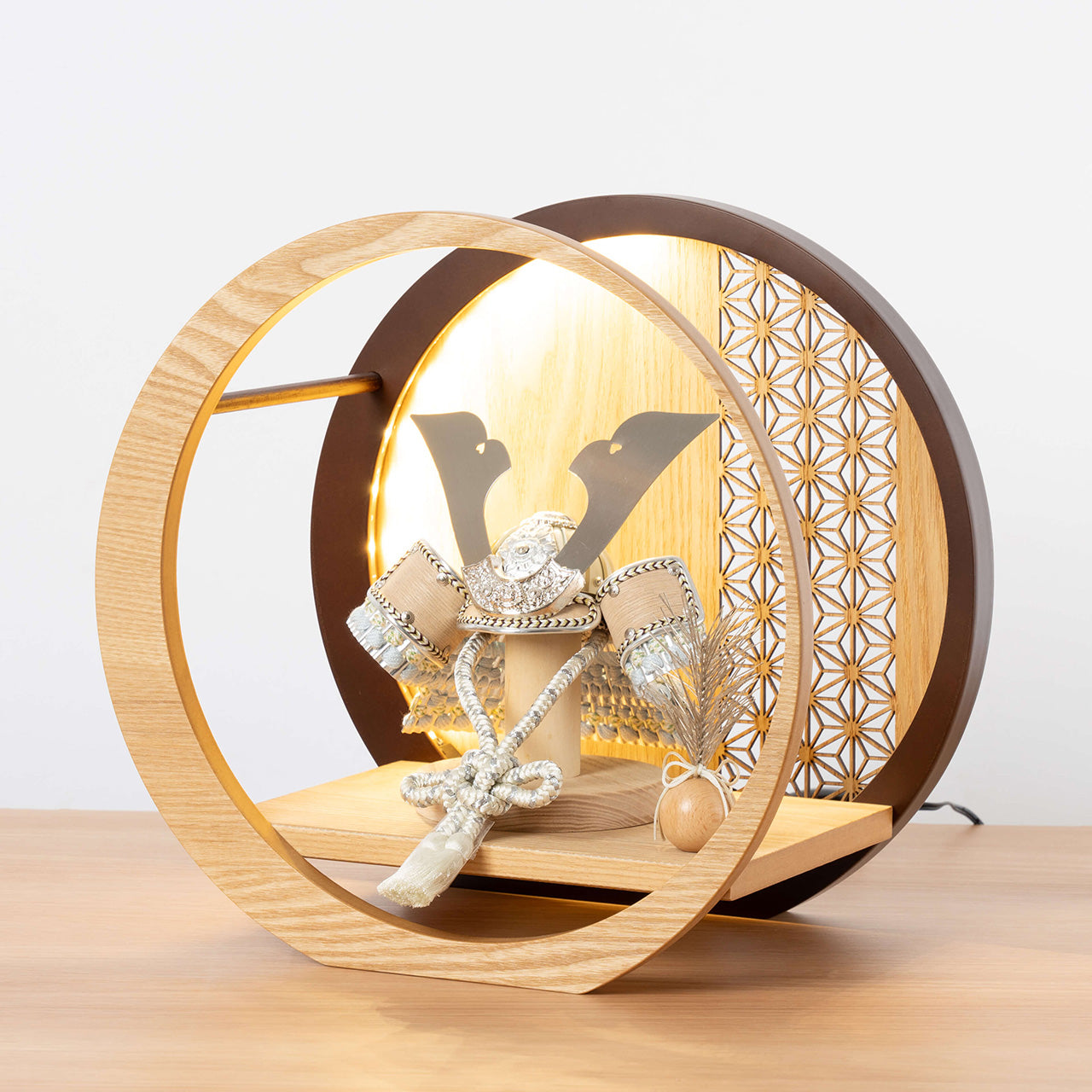 ことのオリジナル兜　そら　灯月型飾台　麻の葉