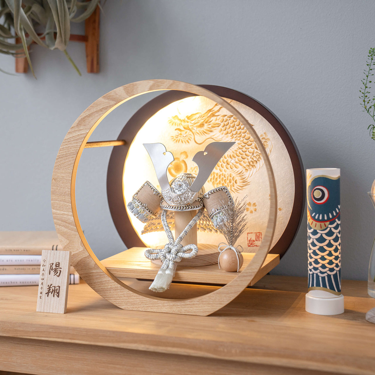 ことのオリジナル兜　そら　灯月型飾台　手描龍