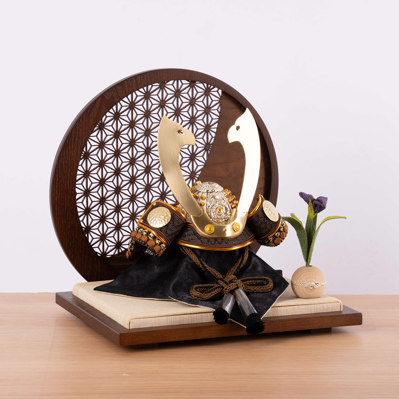 ことの兜　たつき　麻の葉　円形B衝立