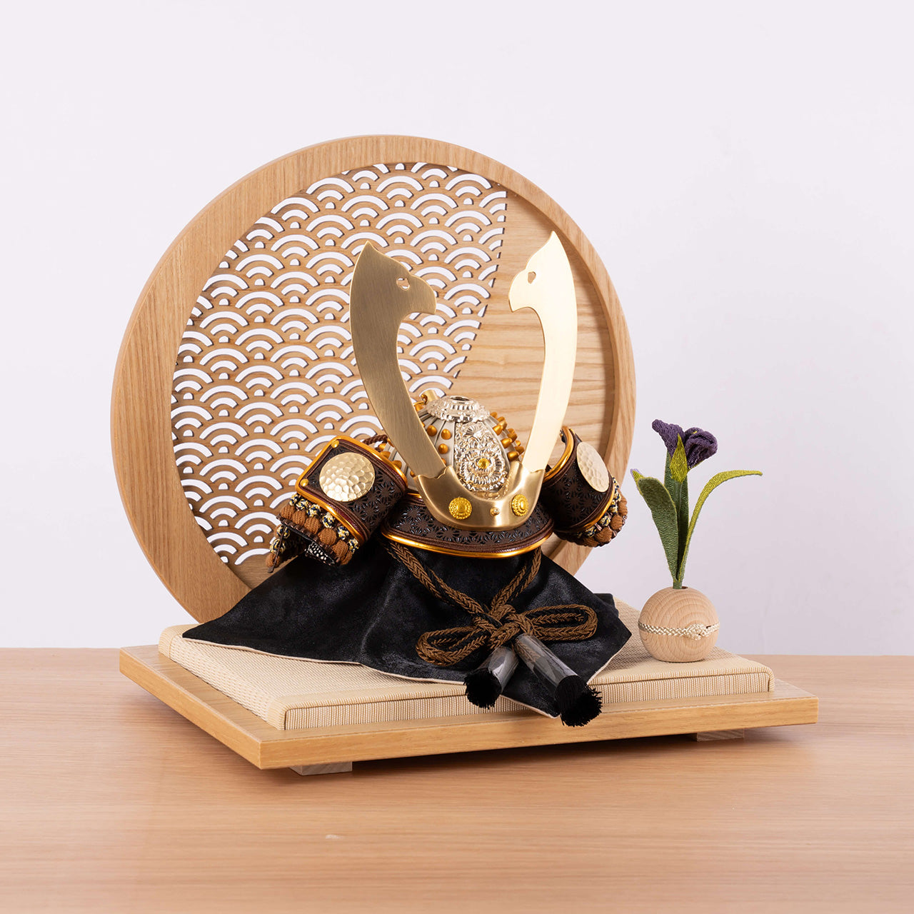 ことの兜　たつき　青海波　円形N衝立