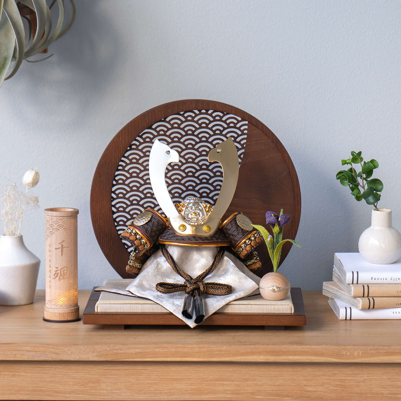 ことの兜　たつき　青海波　円形B衝立