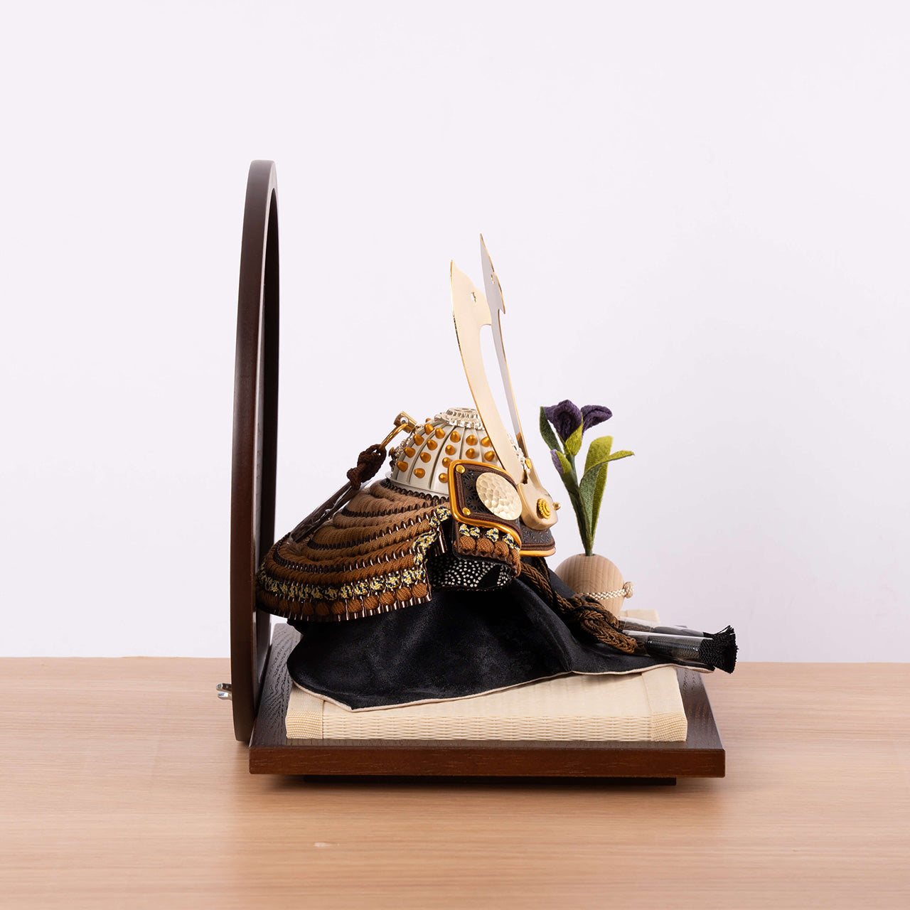 ことの兜　たつき　青海波　円形B衝立