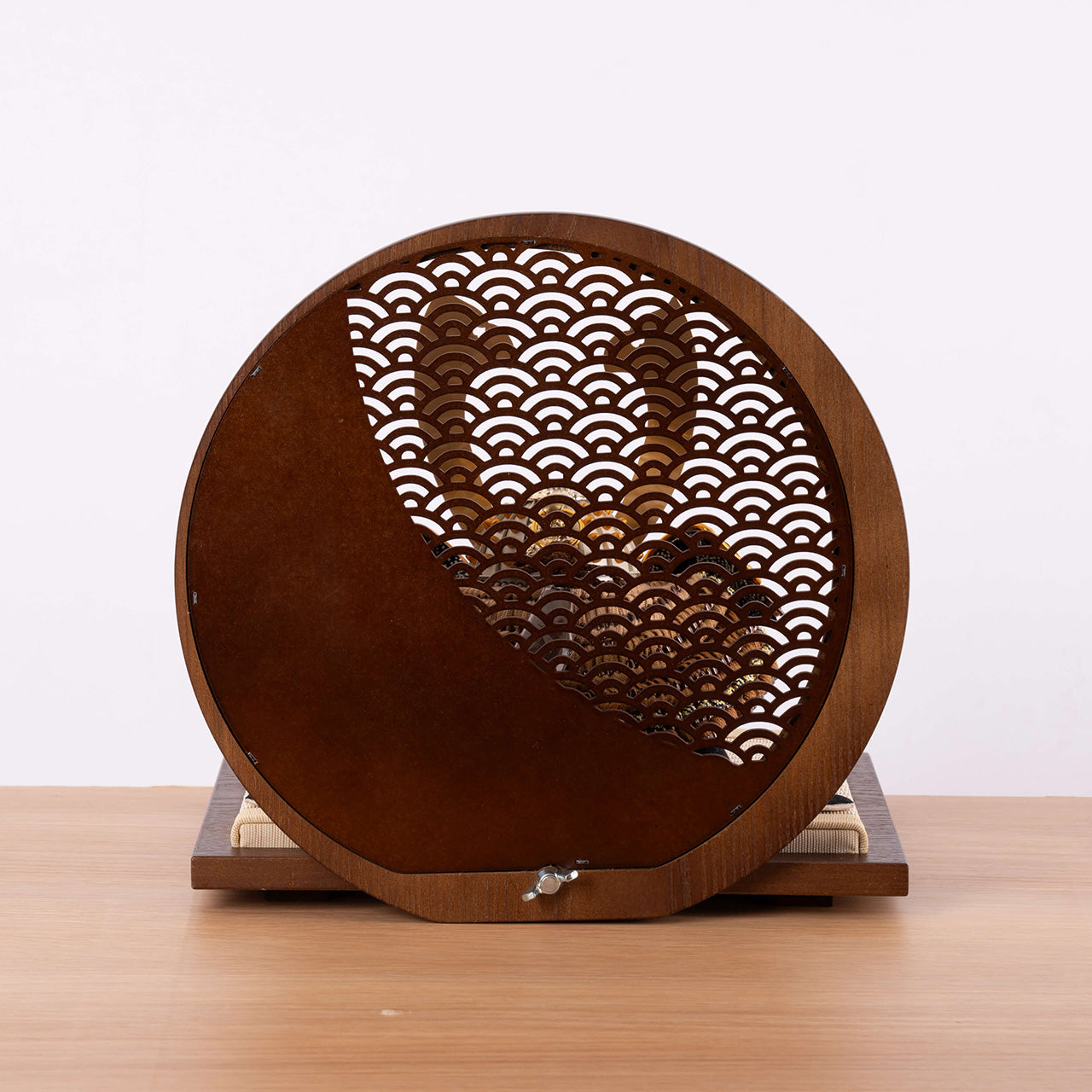 ことの兜　たつき　青海波　円形B衝立