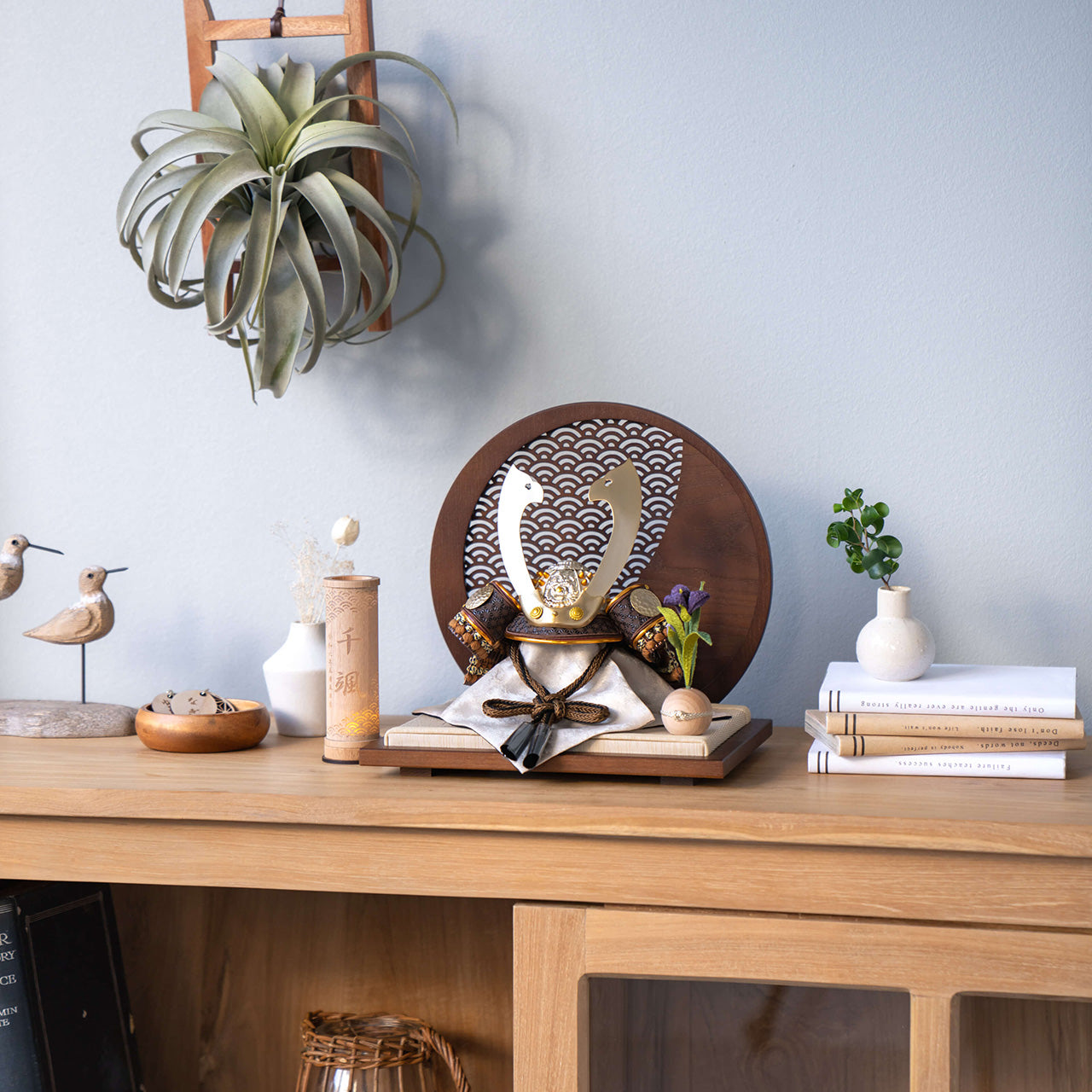 ことの兜　たつき　青海波　円形B衝立