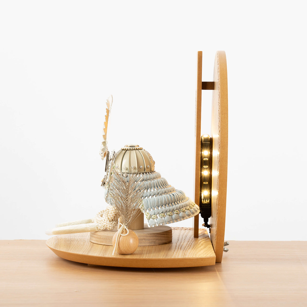 ことのオリジナル兜　徳川家康　灯円麻の葉衝立N