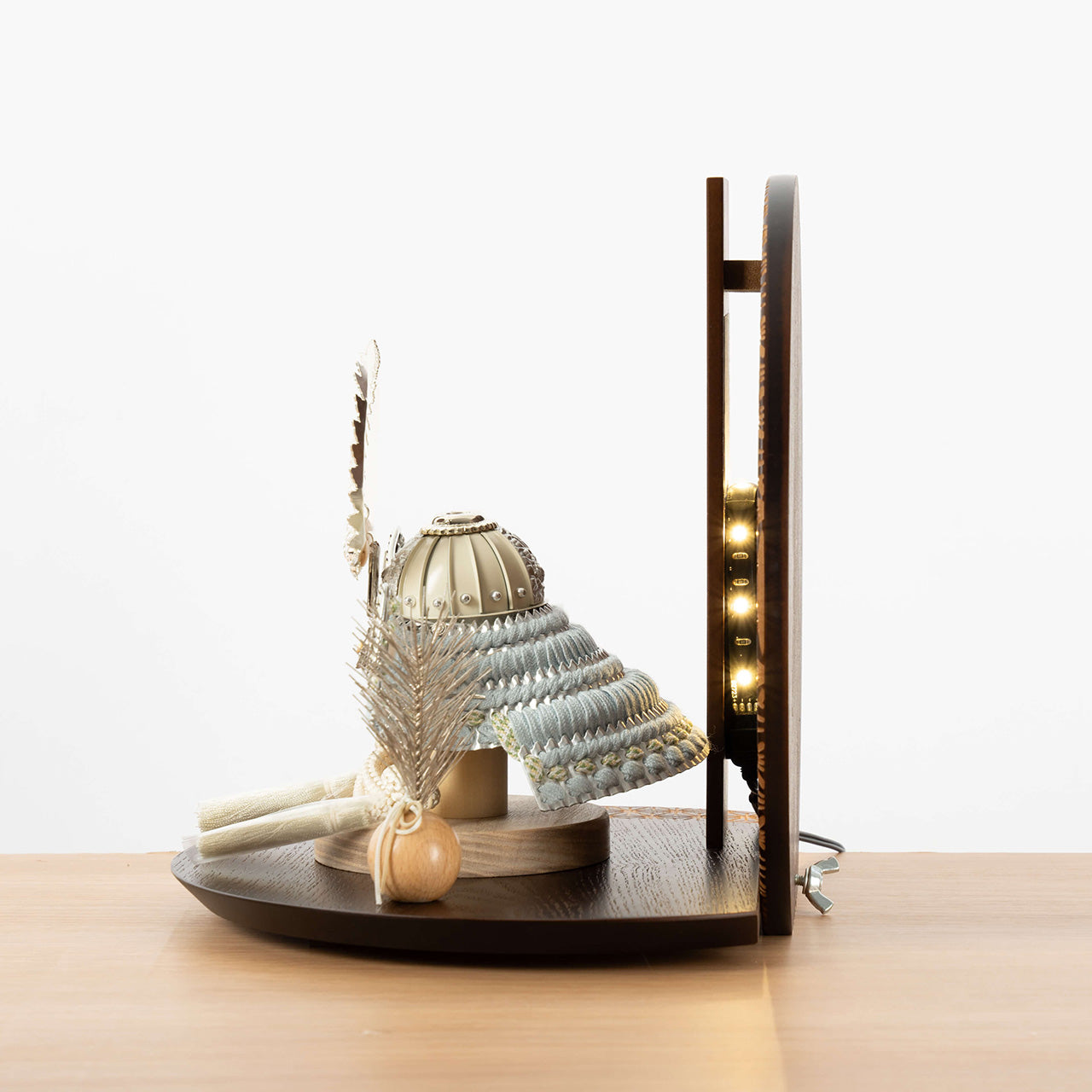 ことのオリジナル兜　徳川家康　灯円麻の葉衝立B