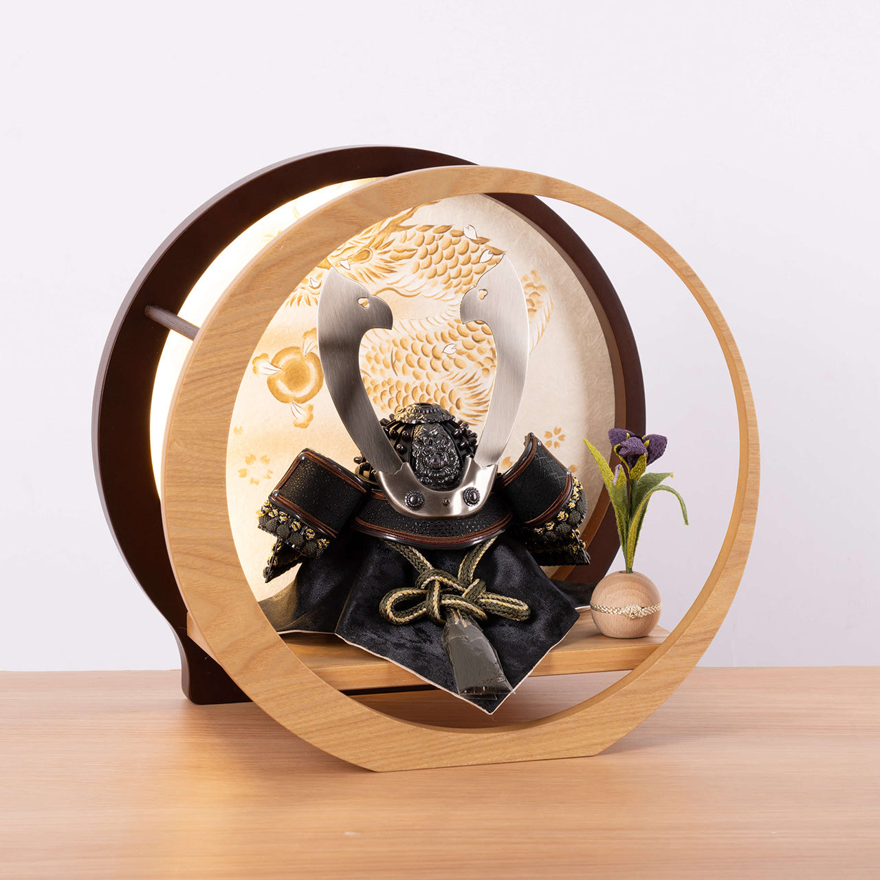 ことの兜　とも　灯月型飾台　手描龍