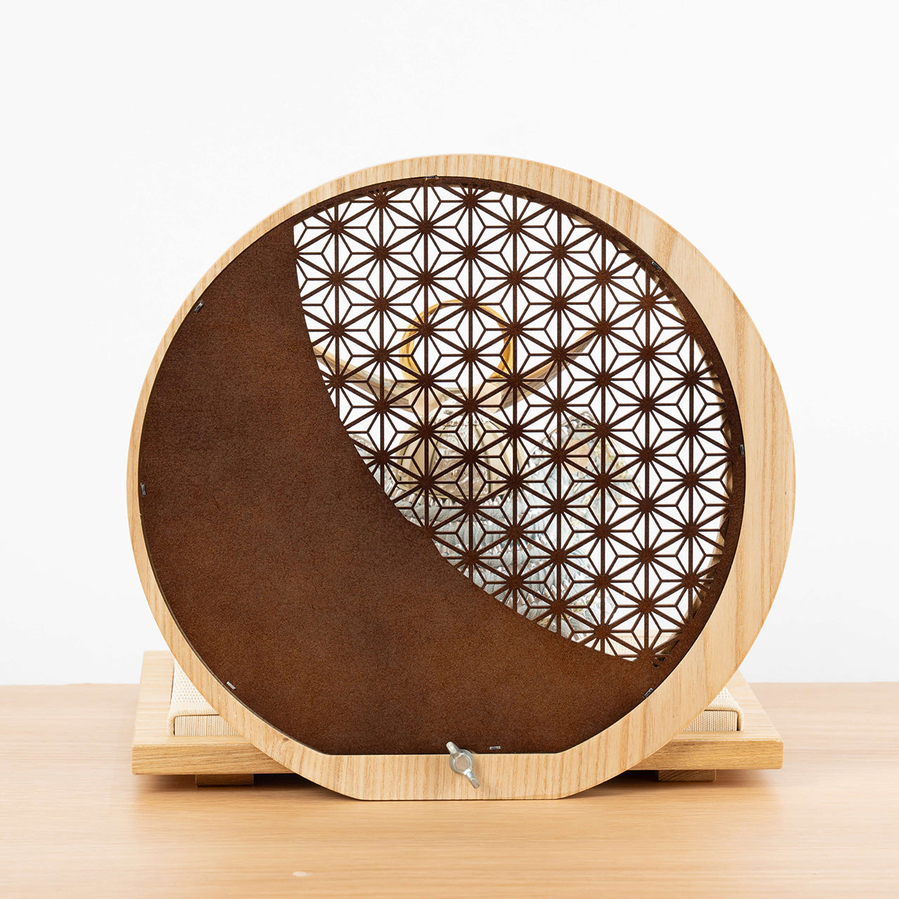 ことのオリジナル兜　上杉謙信　麻の葉　円形N衝立