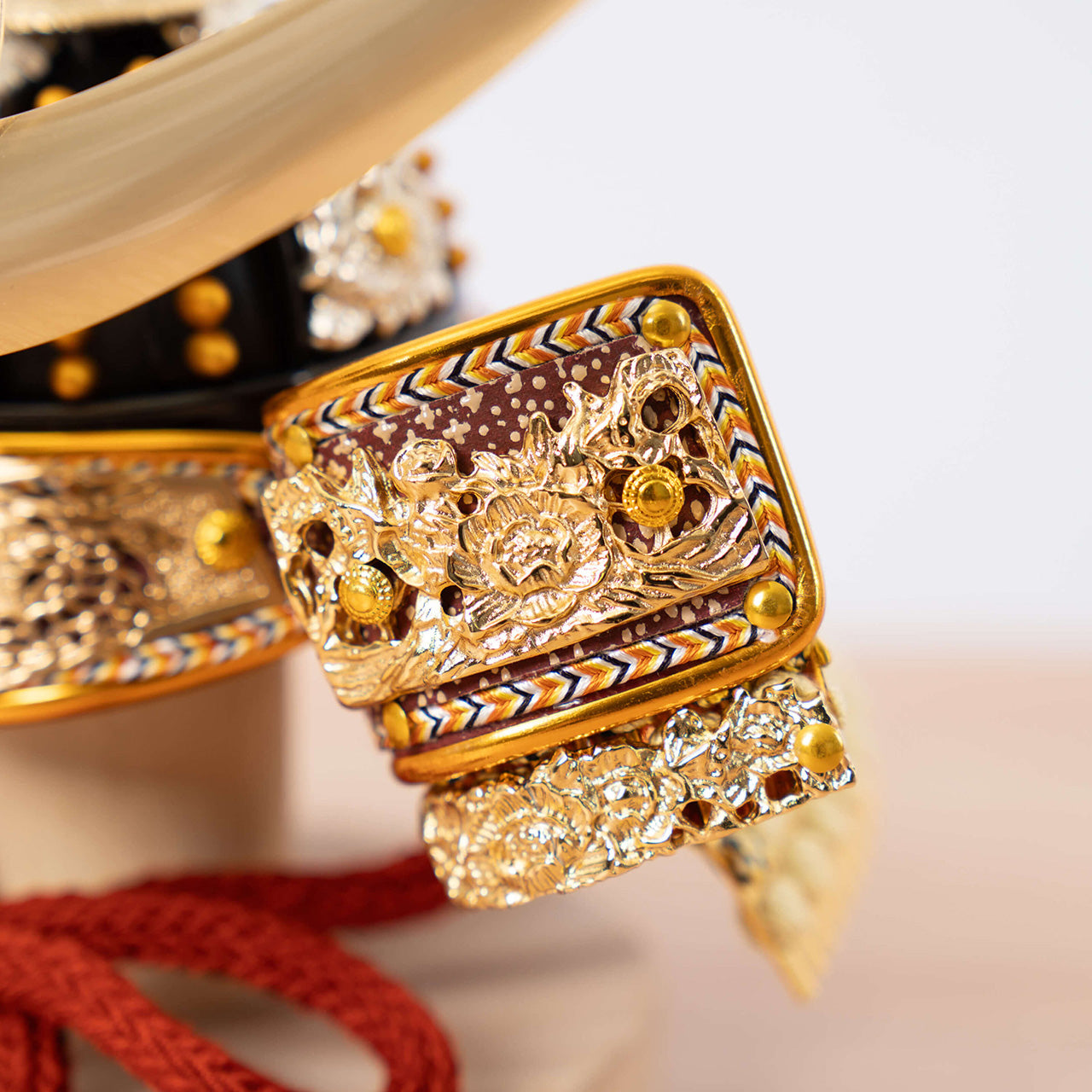 KOTO×悠雅コラボ兜　伊達政宗　灯月型飾台　麻の葉