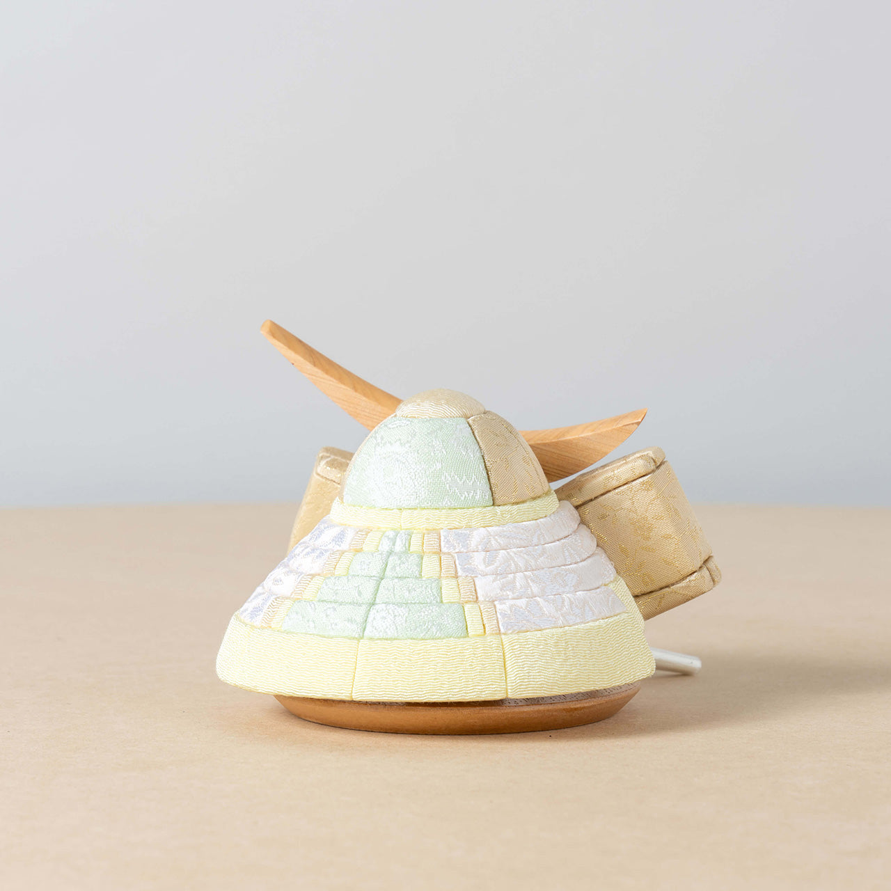 ことの木目込かぶと　だいち　伊達政宗　円ケース　麻の葉