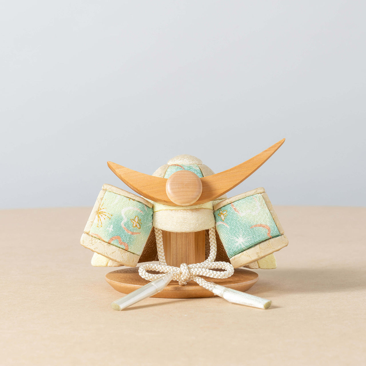 ことの木目込かぶと　だいち　上杉謙信　円ケース　麻の葉