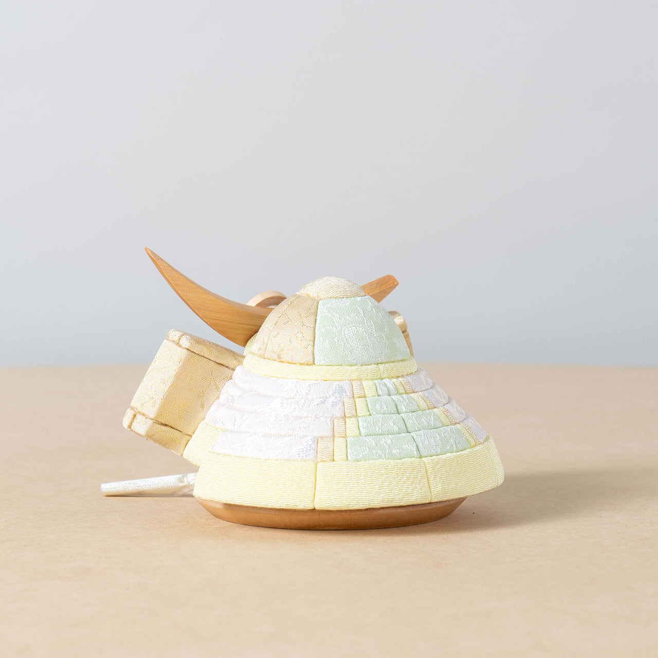 ことの木目込かぶと　だいち　上杉謙信　灯丸衝立　麻の葉　N