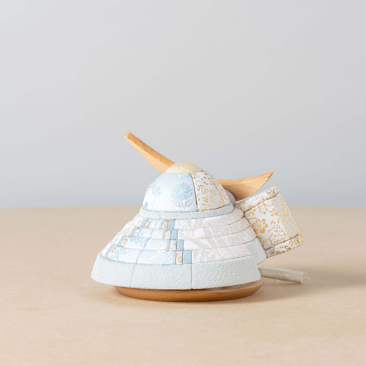 ことの木目込かぶと　そら　伊達政宗　円ケース　青海波