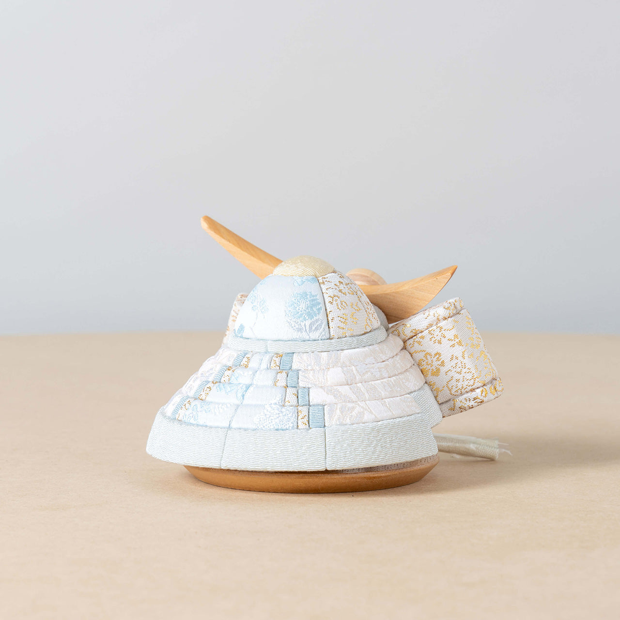 ことの木目込かぶと　そら　上杉謙信　灯丸衝立　麻の葉　N