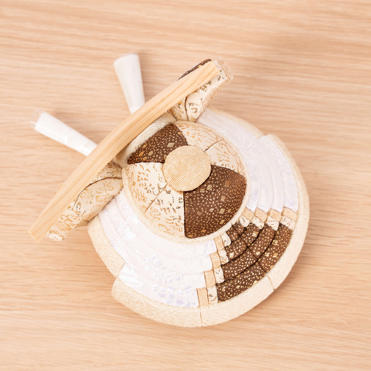 ことの木目込かぶと　つき　伊達政宗　木目衝立　麻の葉