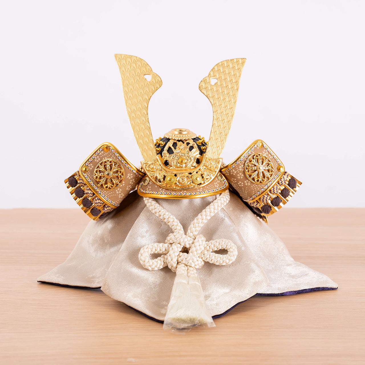 ことの兜　りょう　麻の葉　円ケース　N