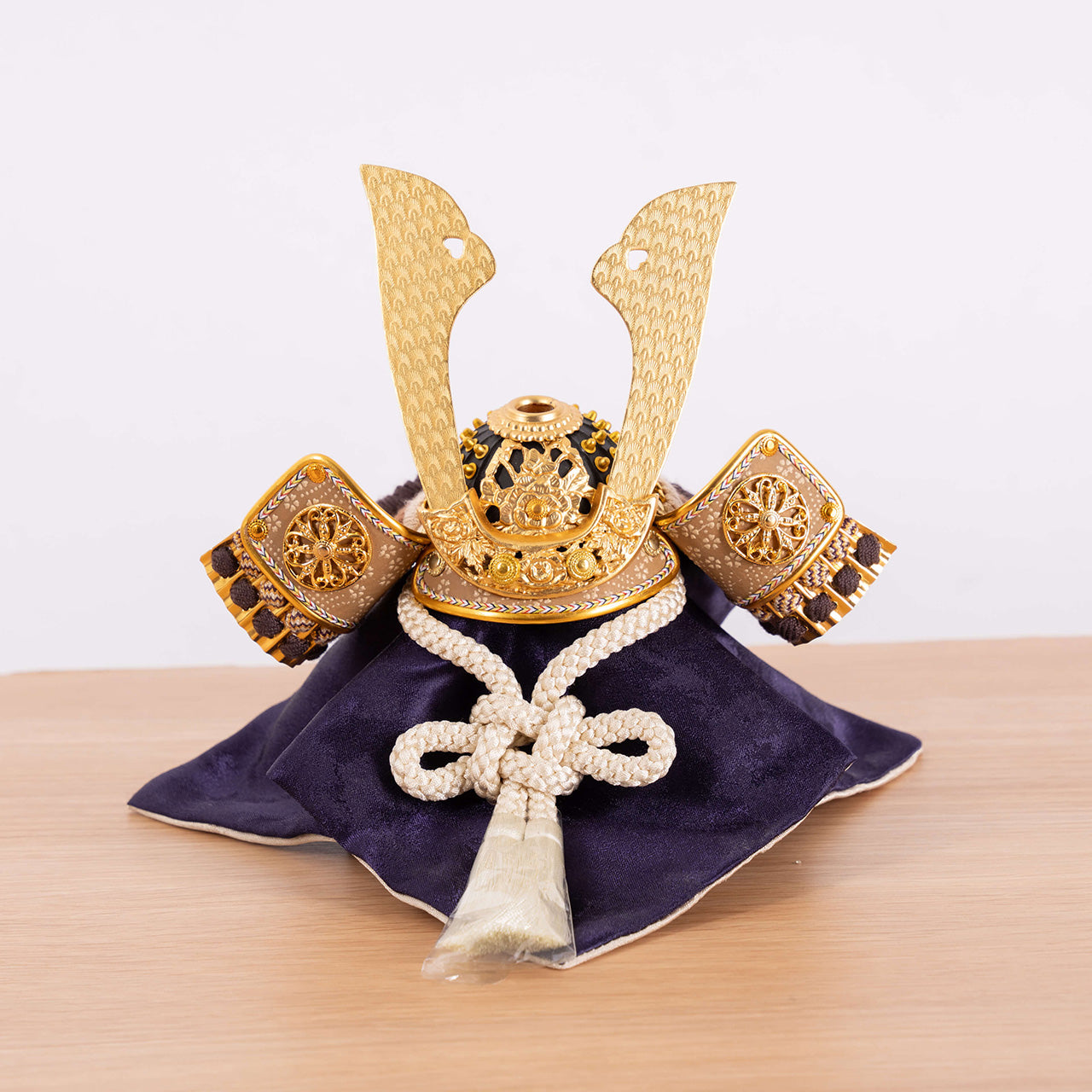 ことの兜　りょう　麻の葉　円ケース　N