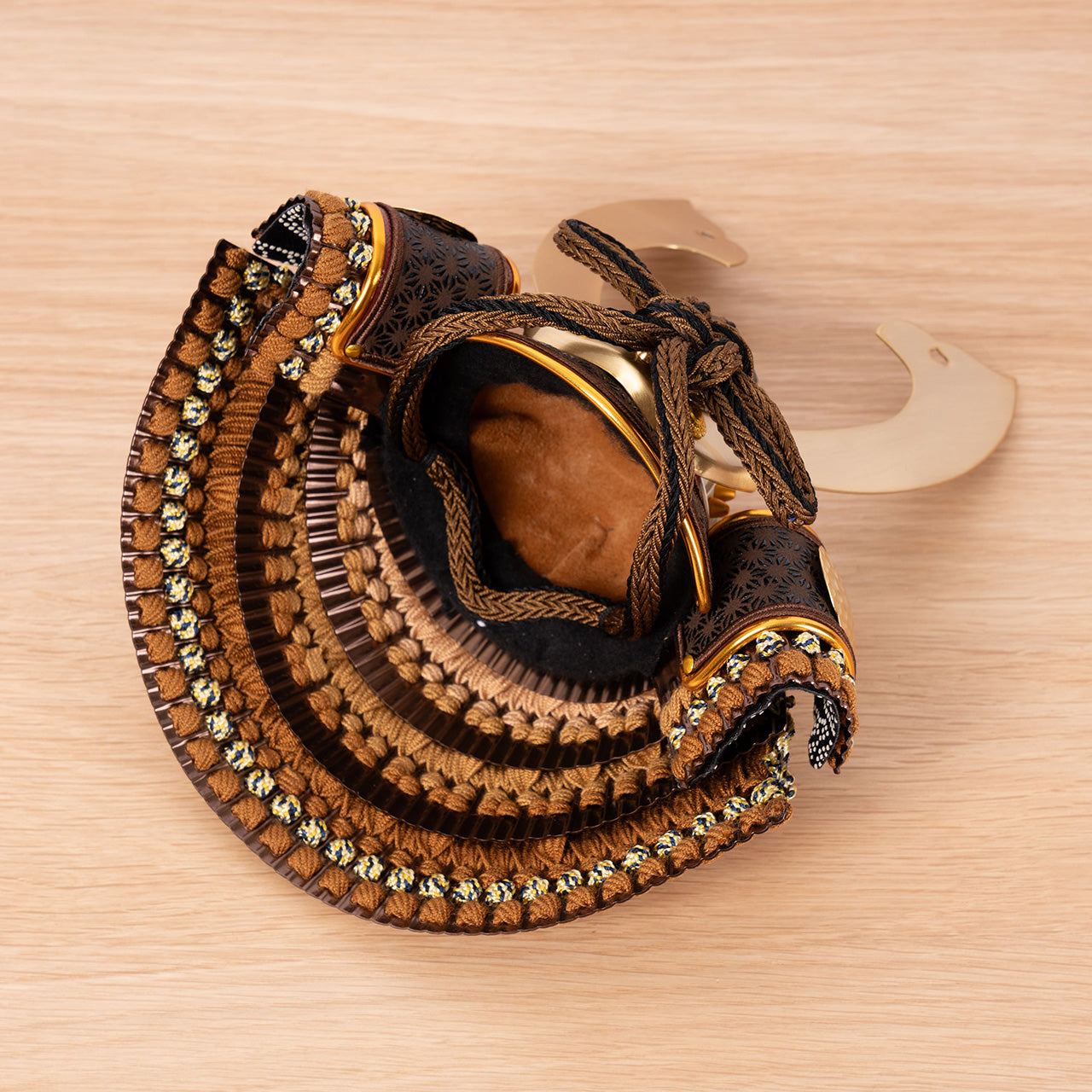 ことの兜　たつき　麻の葉　円形B衝立