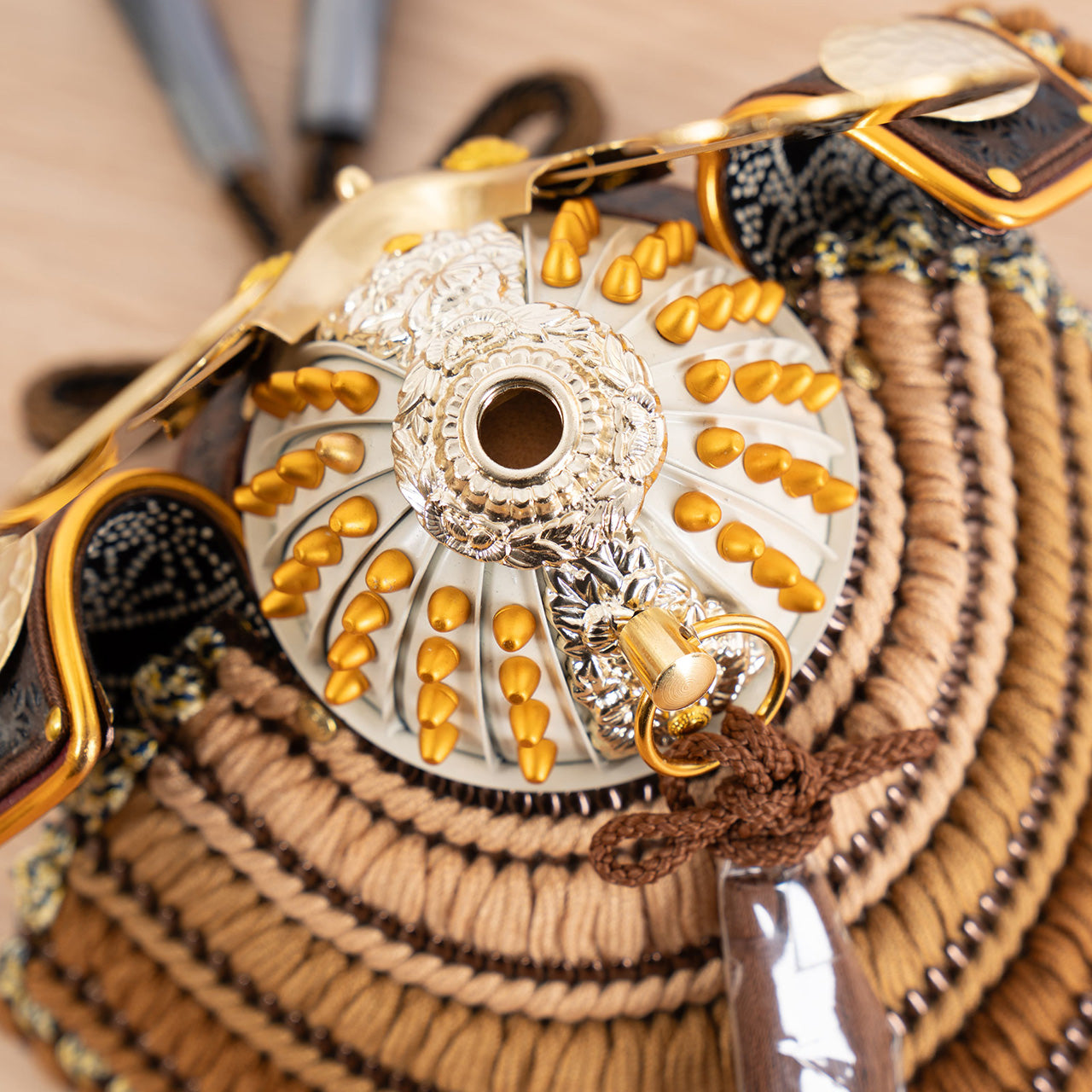 ことの兜　たつき　青海波　円形B衝立