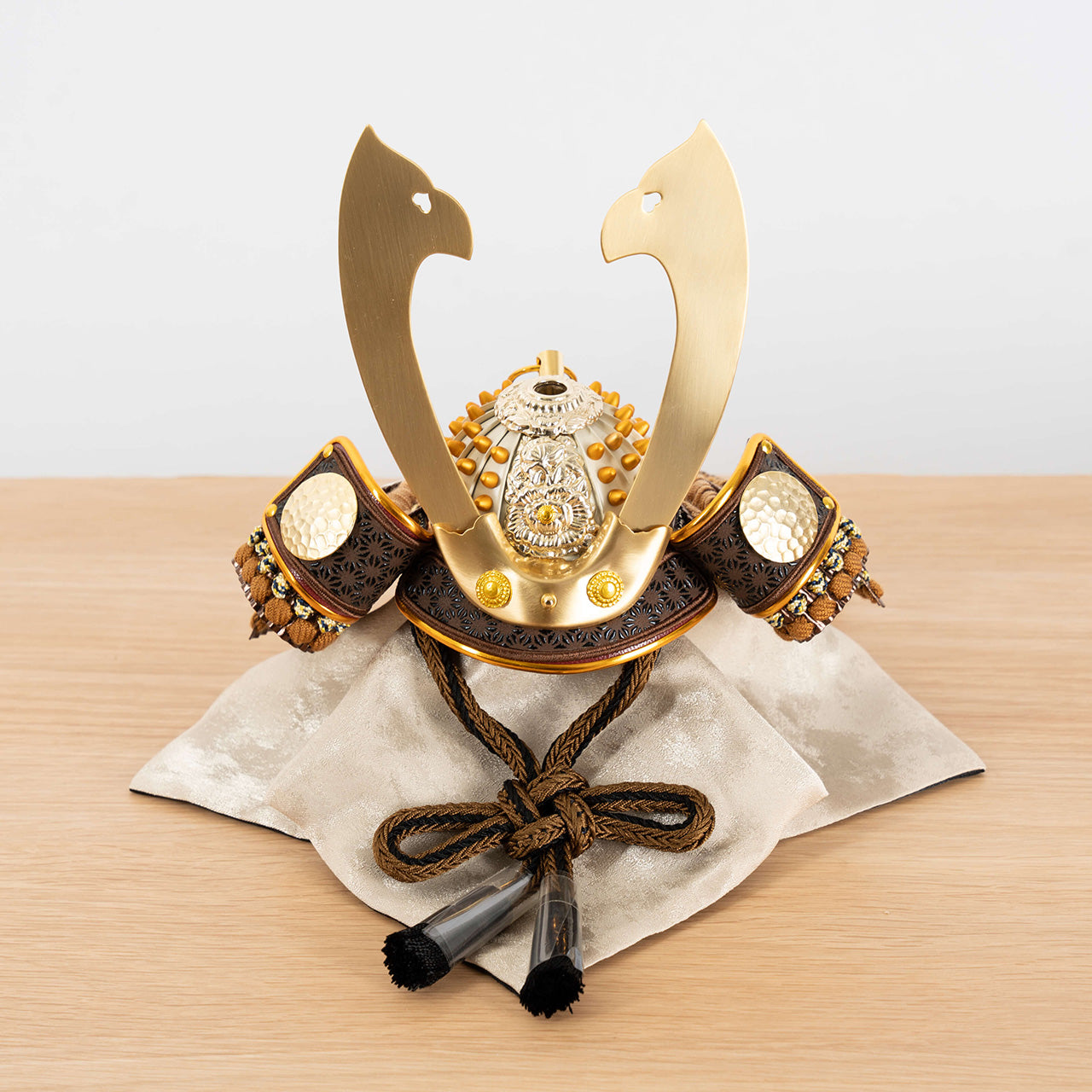 ことの兜　たつき　麻の葉　円形N衝立