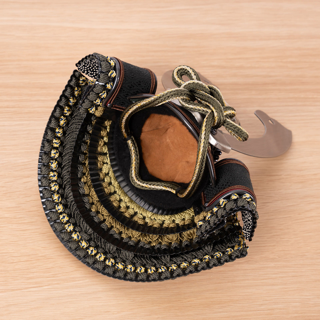 ことの兜　とも　麻の葉　円形B衝立