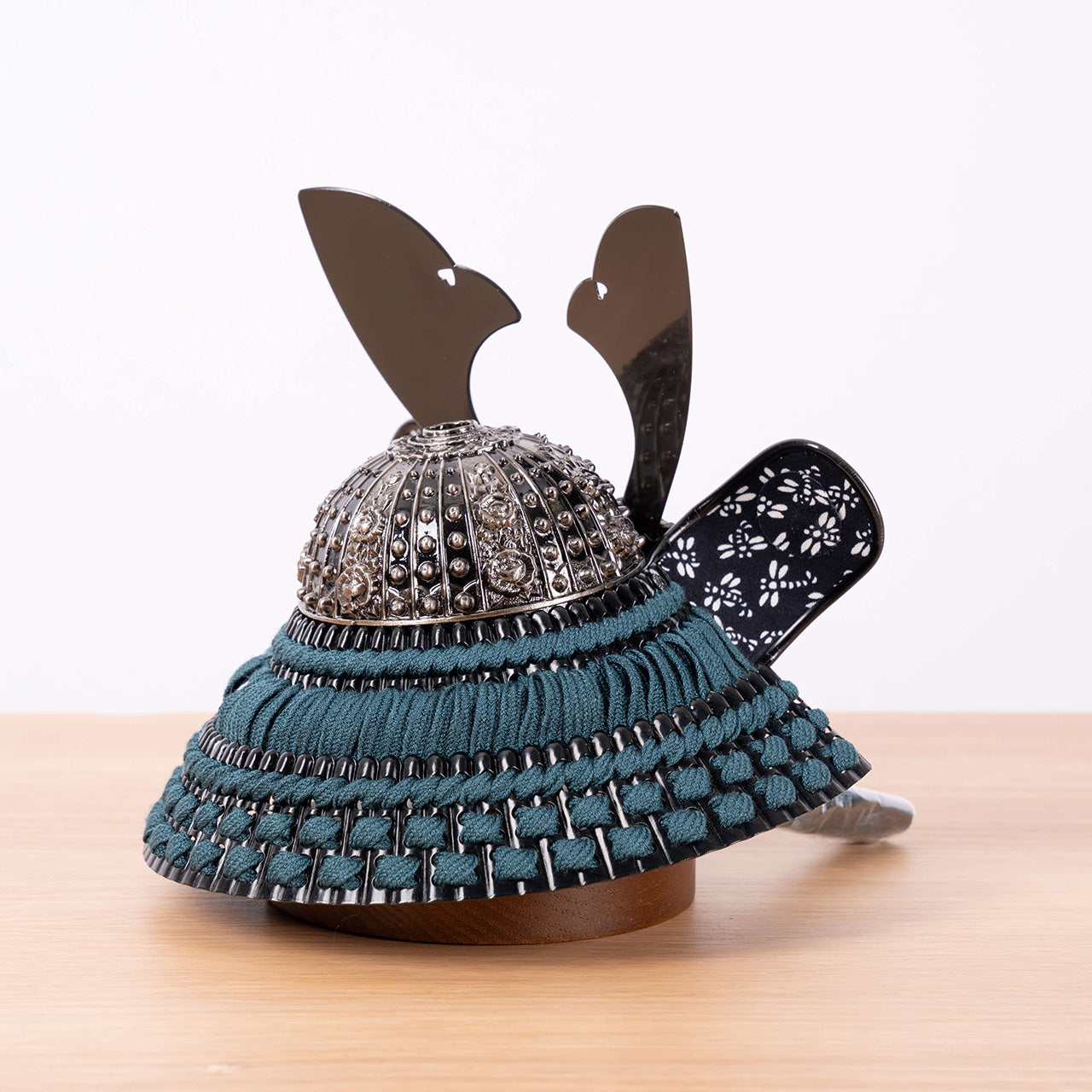 ことのおぼこ兜　こく　灯月型飾台　麻の葉