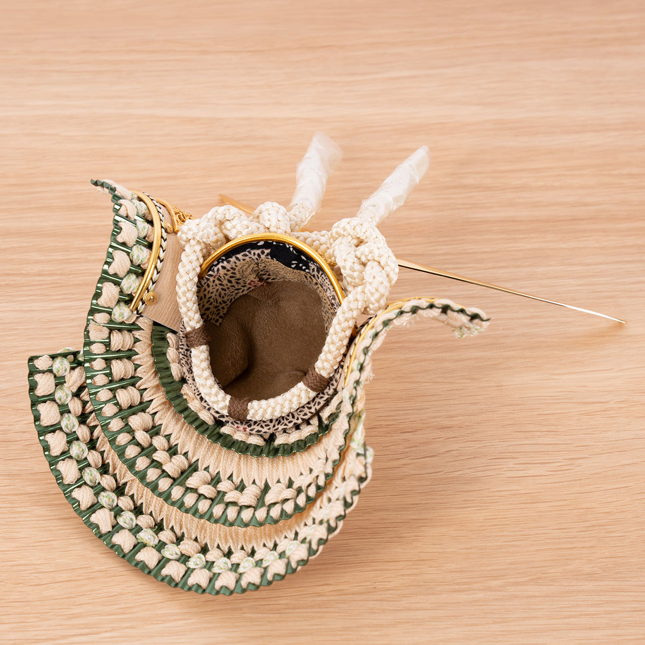 ことのオリジナル兜　伊達政宗　青海波　円形N衝立