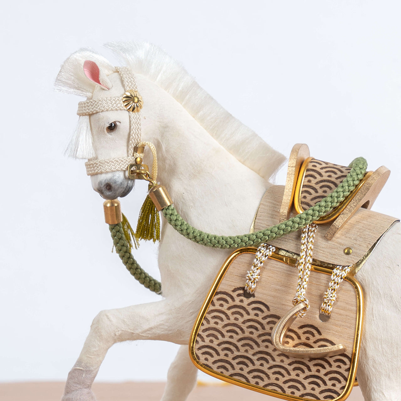 ことの颯躍（そうや）だいち　灯月型飾台　手描龍