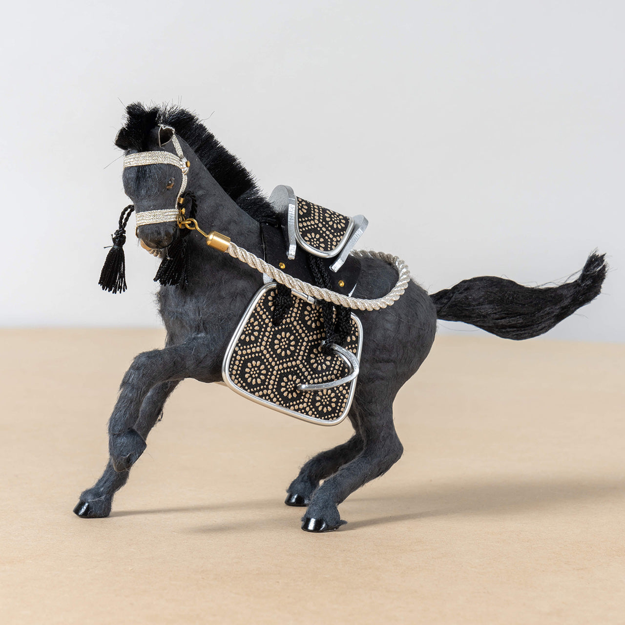 ことの颯躍（そうや）とも　灯月型飾台　手描龍