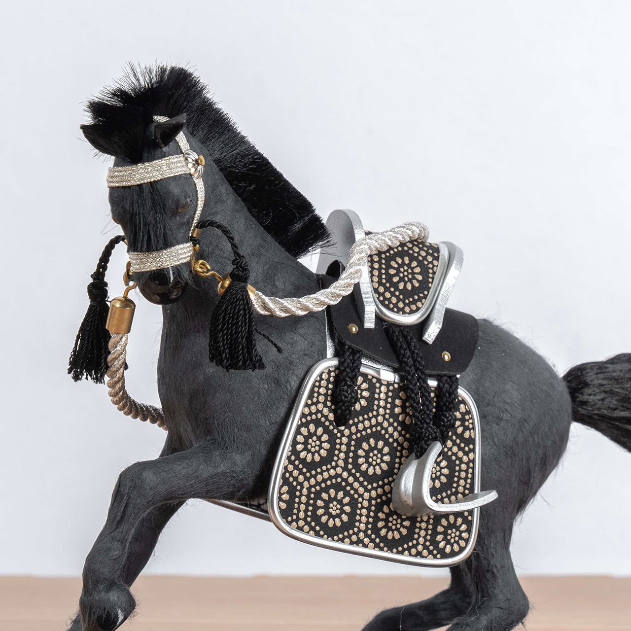 ことの颯躍（そうや）とも　灯月型飾台　手描龍